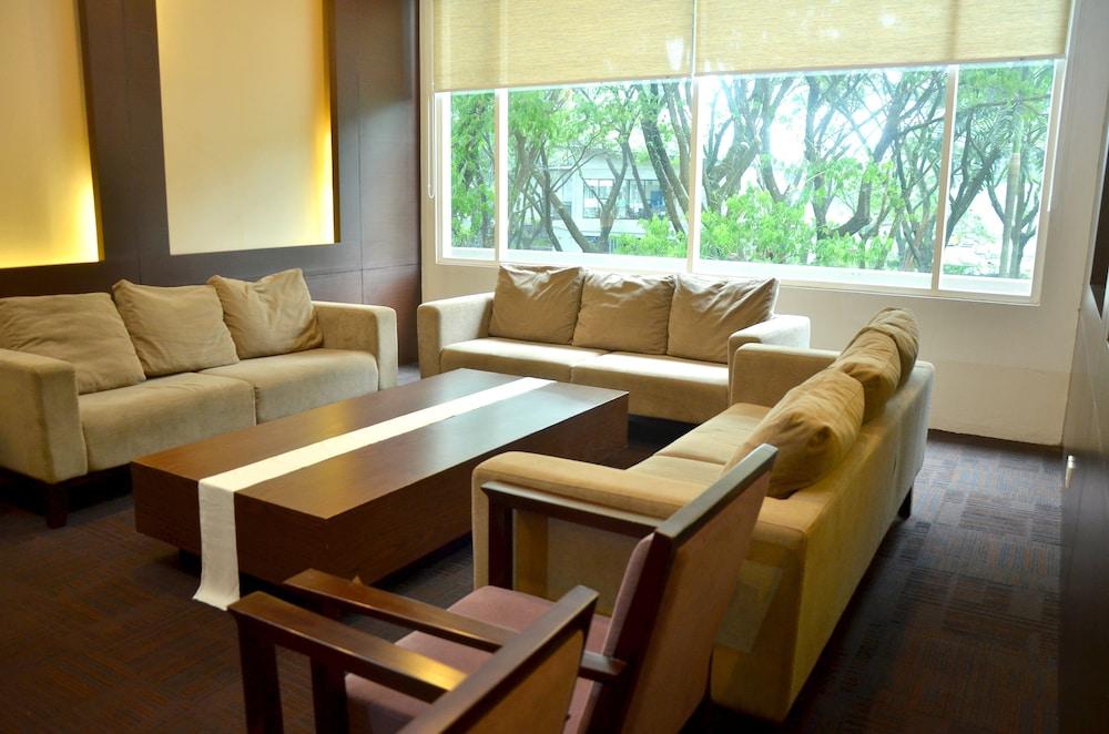 Grand Cakra Hotel Маланг Екстериор снимка