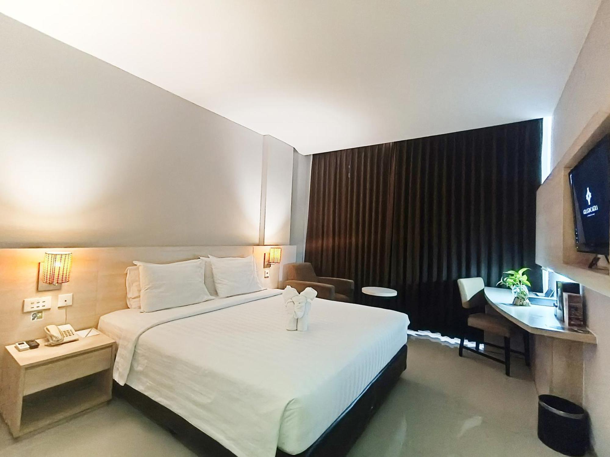 Grand Cakra Hotel Маланг Екстериор снимка