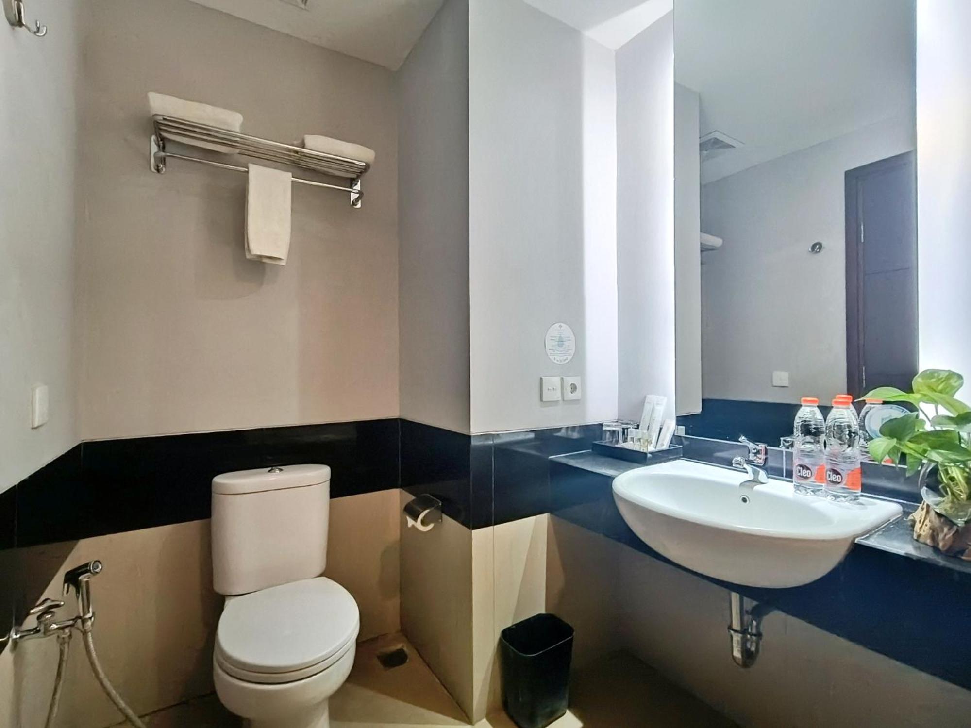 Grand Cakra Hotel Маланг Екстериор снимка