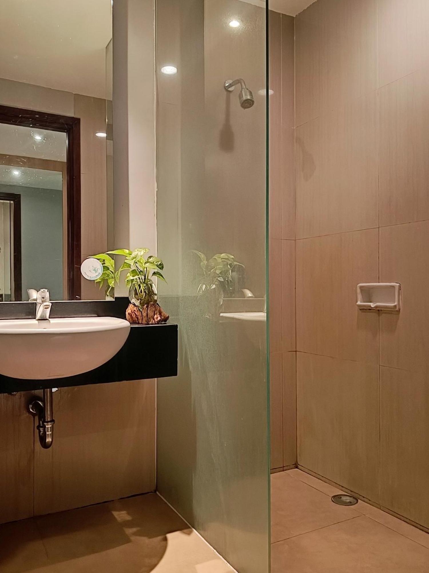 Grand Cakra Hotel Маланг Екстериор снимка