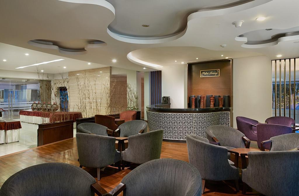 Grand Cakra Hotel Маланг Екстериор снимка