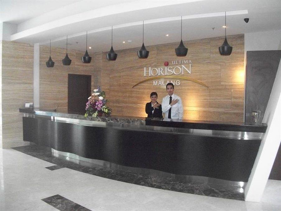 Grand Cakra Hotel Маланг Екстериор снимка