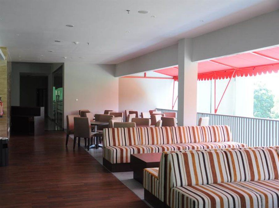 Grand Cakra Hotel Маланг Екстериор снимка