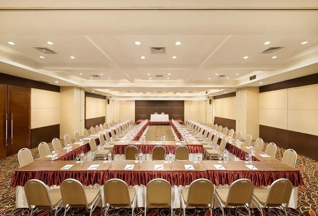 Grand Cakra Hotel Маланг Екстериор снимка